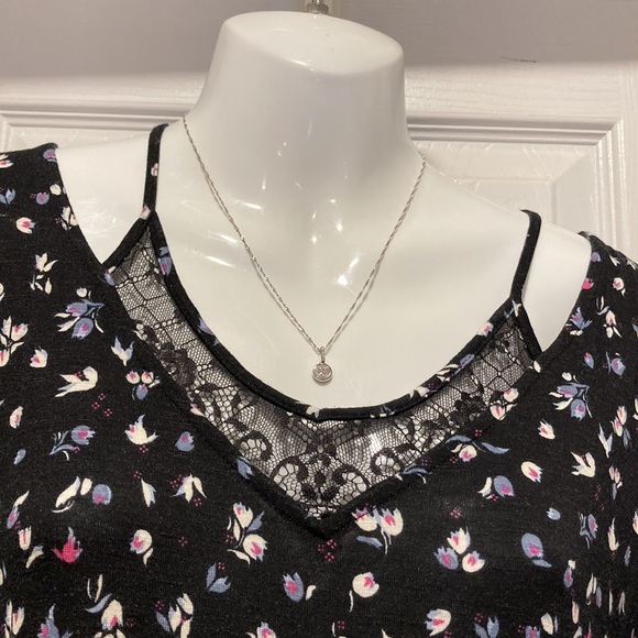 Maurices - Floral Cold Shoulder Lace Insert Scoop Neck Cap Sleeve Top - Sz S - Picture 4 of 10